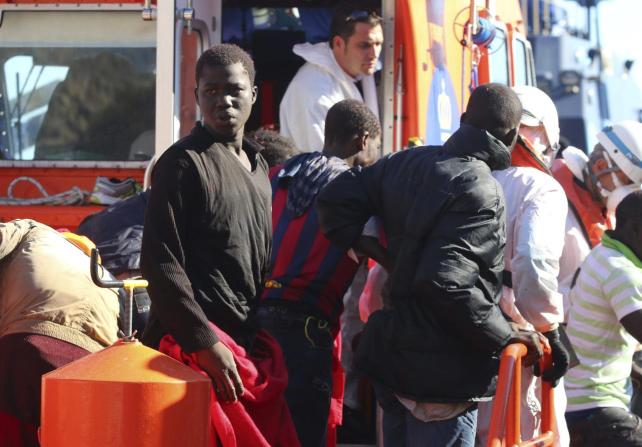 28 rescatados buque en España2-6122014