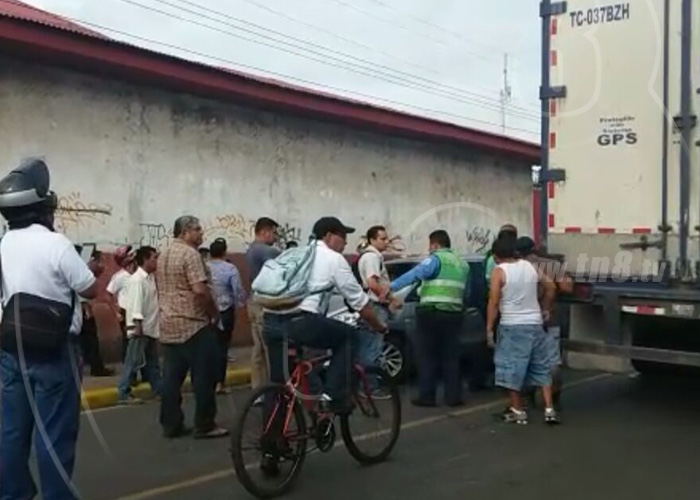 Jinotepe: Hombre cae de camioncito y rastra le pasa encima - TN8 el canal joven de Nicaragua