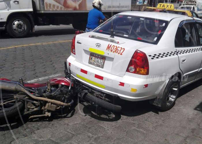 nicaragua, accidente de transito, mercado ivan montenegro, motociclista, taxista,