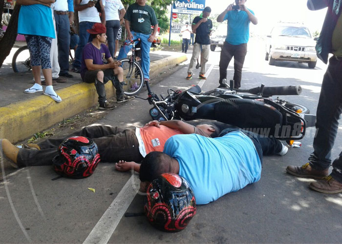 nicaragua, accidente de transito, carretera tipitapa a masaya, motociclista, mala maniobra,