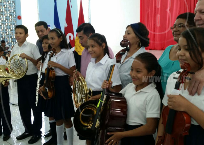 nicaragua, ministerio de educacion, colegios, managua, instrumentos musicales,