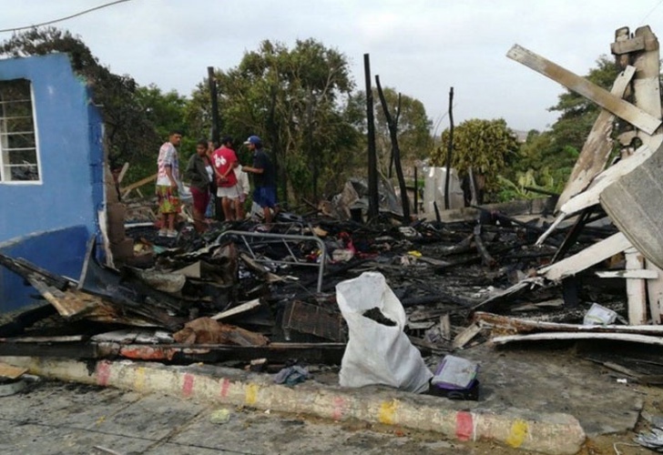 Resultado de imagen para Incendio arrasó nueve viviendas
