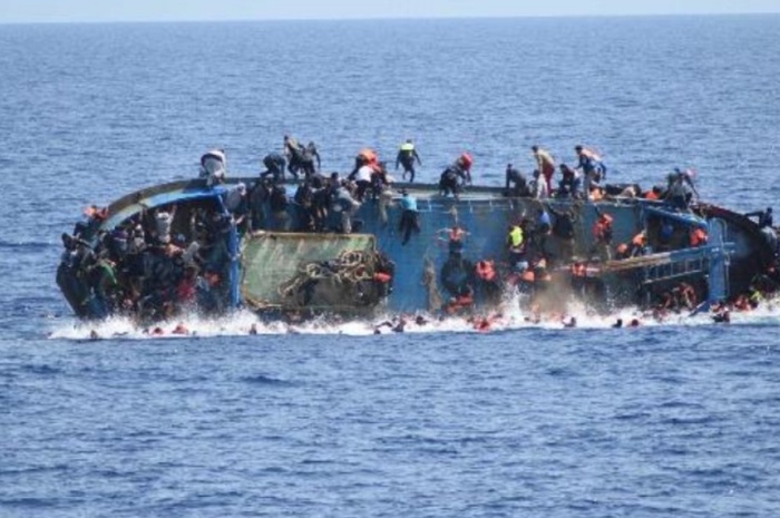 Hundimiento de barco con migrantes