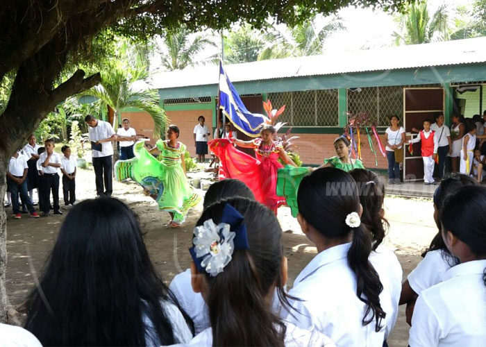 nicaragua, isla de ometepe, acto de independencia, lectura del acta, colegios,