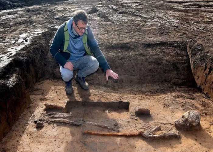 arqueologos, descubren, necropolis, epoca merovingia, esqueleto,