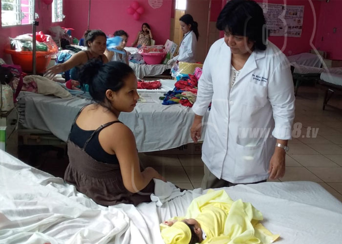 nicaragua, hospital bertha calderon, madres, celebracion, bebes, dia de las madres,