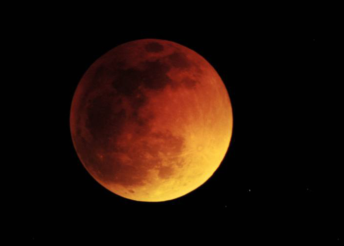 fenomeno astronomico, luna, eclipse total, color rojo, eclipse lunar, luna de sangre,