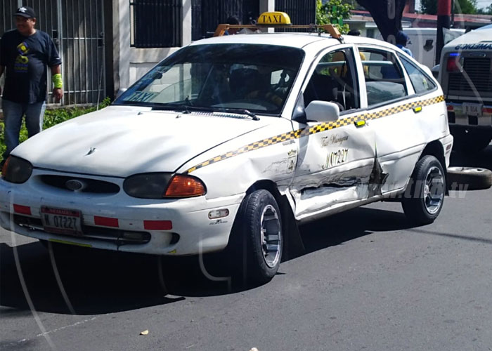 nicaragua, accidente de transito, managua, taxi, asamblea nacional, lesiones,