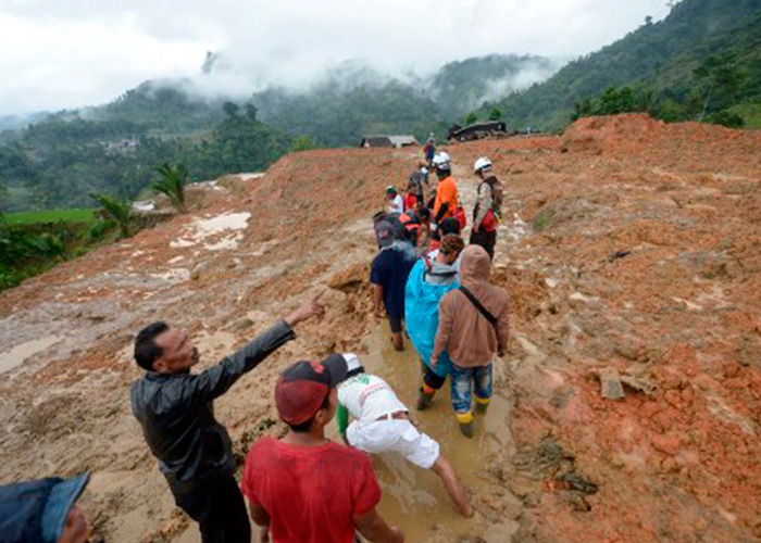 muertos, heridos, desaparecidos, deslizamiento, indonesia, lluvias, 