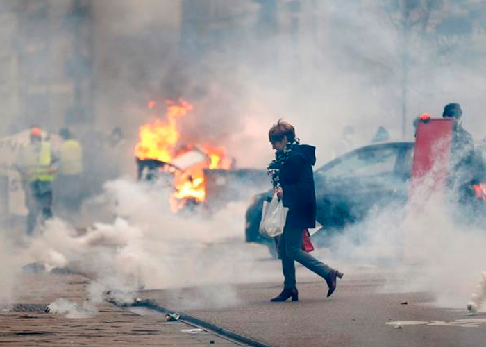 francia, protestas, chalecos amarillos, 103 detenidos, macron, enfrentamientos,