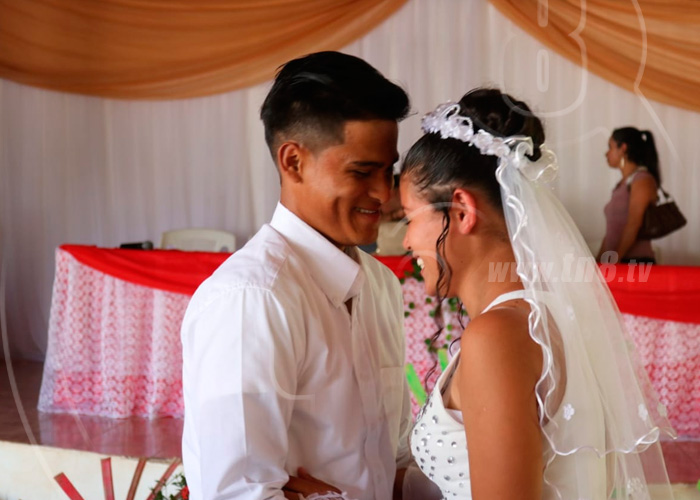 Parejas de Nueva Guinea contraen matrimonio este 14 de febrero 