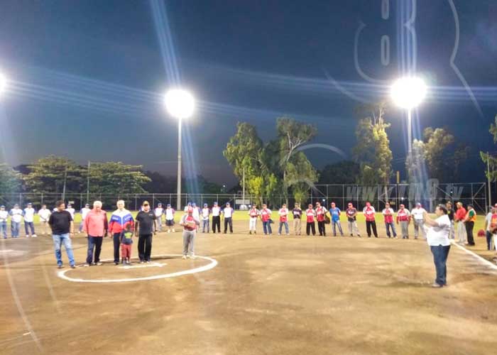 III campeonato de softbol inicia en Managua 