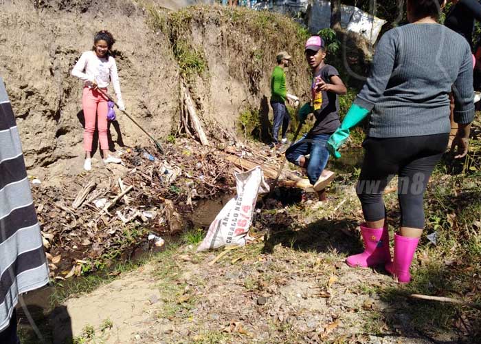 Juventud Sandinista de Jalapa realiza jornada de limpieza en diferentes puntos de la ciudad 