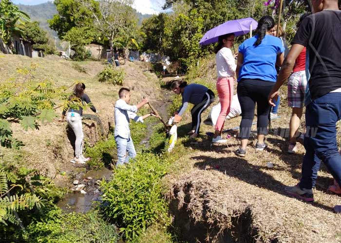 Juventud Sandinista de Jalapa realiza jornada de limpieza en diferentes puntos de la ciudad 