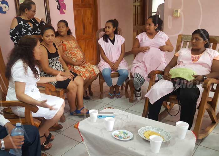Ministra de Salud visita casa materna de Nandaime