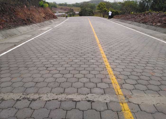 Inauguran carreteras adoquinadas en municipios de Chontales