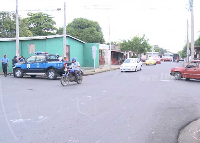 Motociclista lesionado por irrespetar el ALTO en el barrio El Boer