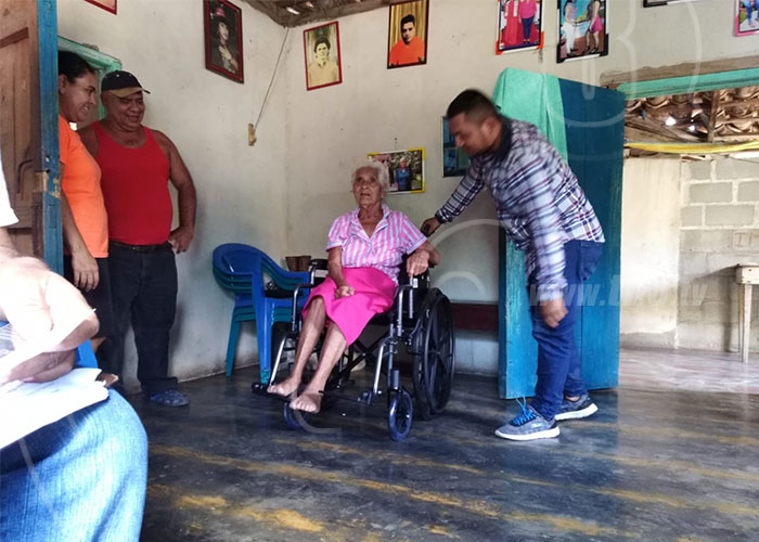 nicaragua, jalapa, entrega, sillas de ruedas, discapacitados,