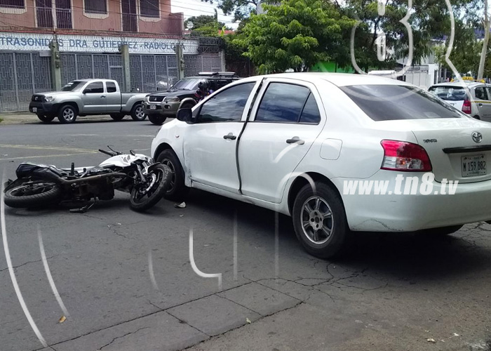 nicaragua managua, accidente de transito, lesionado, cruz roja, motocicleta, carro, hospital, incidente, 