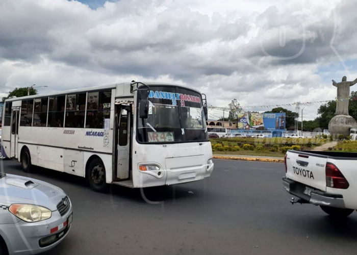 nicaragua, accidente de transito, rotonda cristo rey, managua, bus,