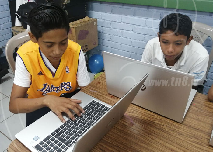 nicaragua, educacion, laptops, discapacidad, computadora, colegio melania morales,