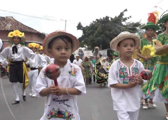 nicaragua, leon, desfile, vigoron, cultura indigena,