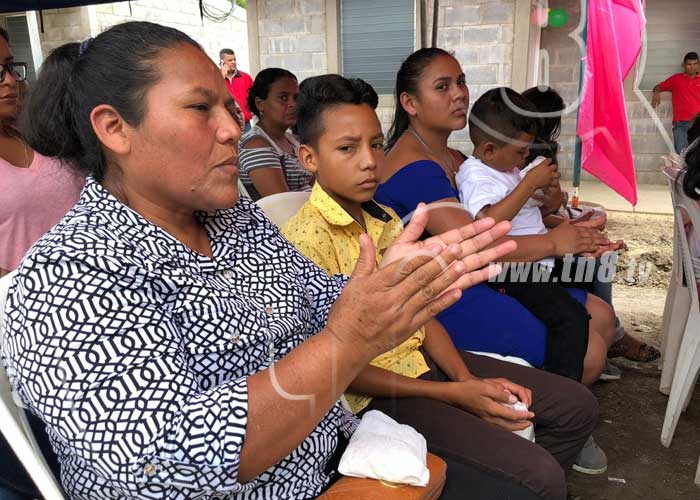 Familias de Jalapa reciben viviendas del programa Bismarck Martinez.