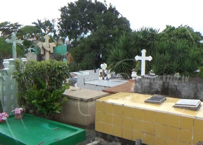 nicaragua, boaco, limpieza de cementerios, dia de los difuntos, cementerio municipal, 