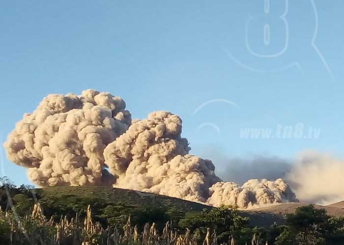 nicaragua, volcan telica, explosion, gases, leon, cenizas,