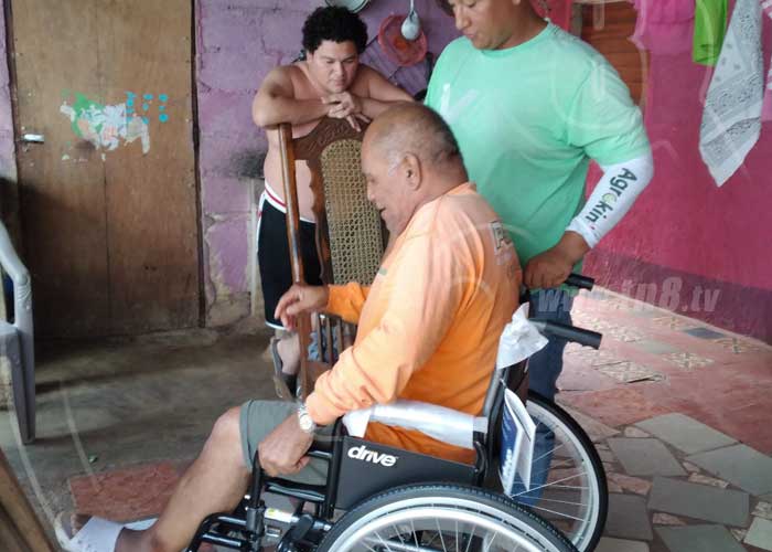 nicaragua, nandaime, sillas de rueda, entrega, personas con discapacidad, 