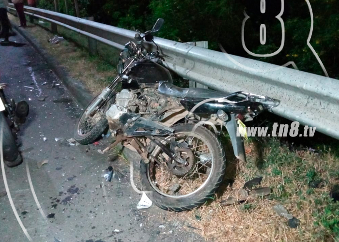 Foto: Fuerte accidente deja cinco lesionados en la Cuesta el Plomo / TN8