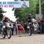Carrera de motos por la paz