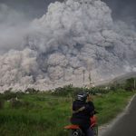 erupcion del monte sinabung