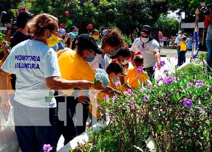 nicaragua, luis alfonso velazquez, flores, 42 aniversario, conmemoracion