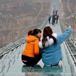 China, puente de vidrio, turista, vientos,
