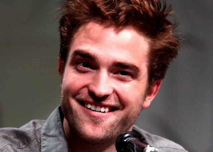 cine, Robert Pattinson, productor, Warner Bros,