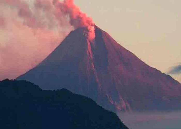 ecuador, volcan sangay, erupcion,
