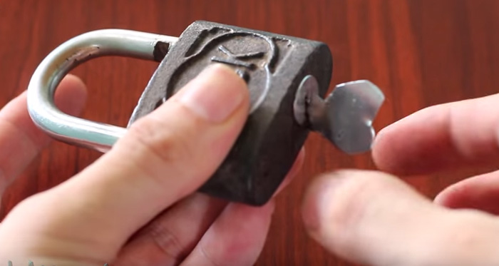 Cómo abrir un candado sin llave - TRUCOS y CONSEJOS