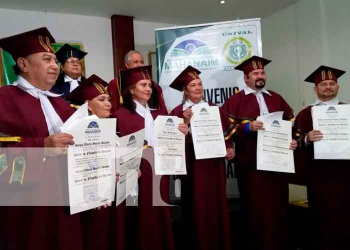 Foto: Seis expertos del Derecho culminan con éxito doctorado en filosofía en la UNIVAL/TN8