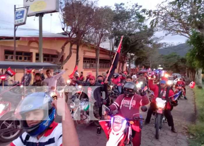 Familias de Jinotega participan de diana revolucionaria