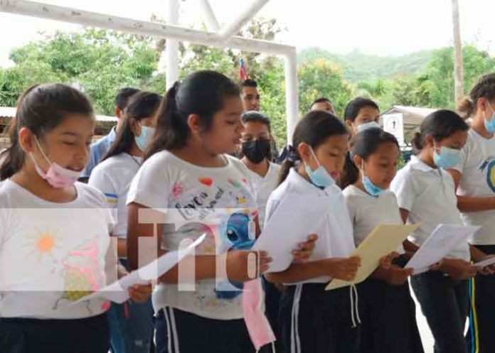 Foto: Coros estudiantiles conmemoran el aniversario de la Revolución Sandinista/TN8