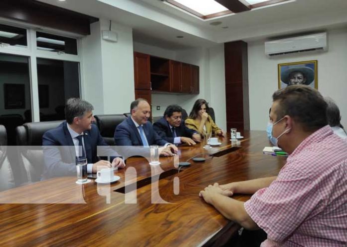 Delegación de la República de Abjasia reunido con funcionarios de Nicaragua