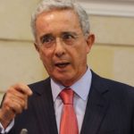 Foto: Retoman el proceso contra Álvaro Uribe por sobornos en Colombia / Referencia