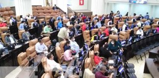 Sesión parlamentaria en la Asamblea en honor a Hugo Chávez