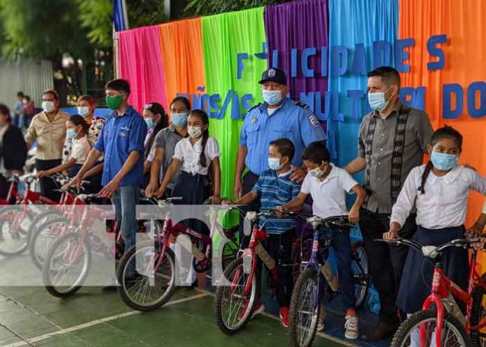 Acto por la entrega de bicicletas en Somoto