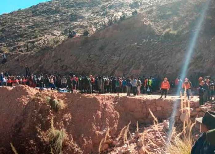 Mueren al menos 31 personas en un accidente en Bolivia