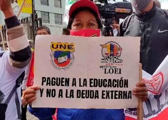 Ecuador, docentes, huelga de hambre, ley organica de educacion intercultural,
