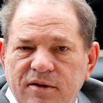 Weinstein es extraditado a California donde enfrentará cargos de violación