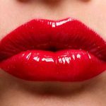 Mujer con los labios más grandes del mundo quiere seguir aumentándolos