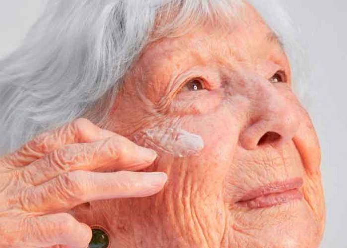 A sus 99 años esta abuela se convierte en la modelo más longeva del mundo